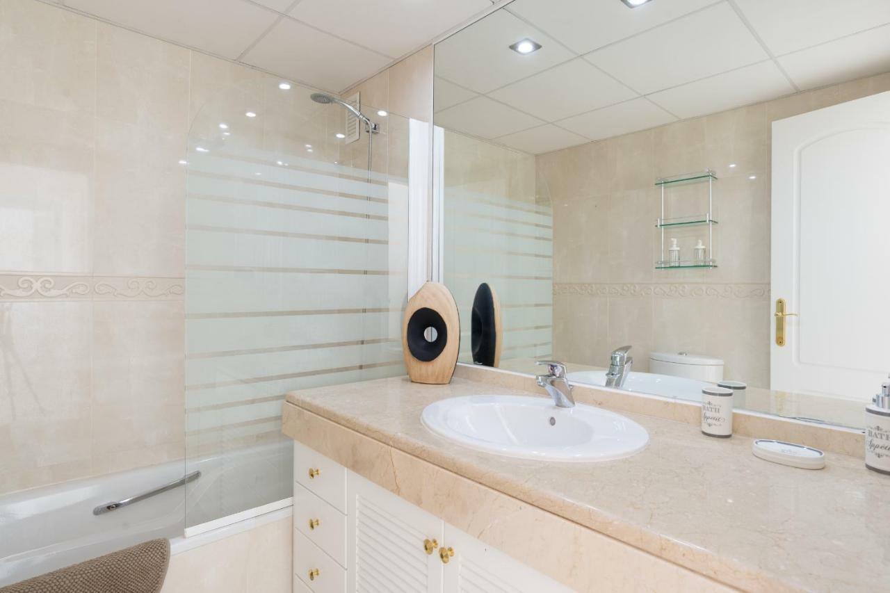 Luxury Duplex- 7 Minutes From The Beach Torremolinos Kültér fotó