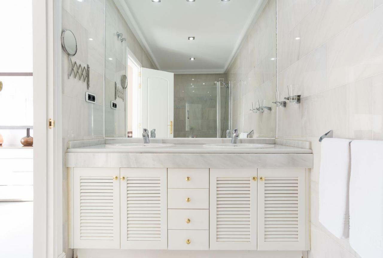 Luxury Duplex- 7 Minutes From The Beach Torremolinos Kültér fotó